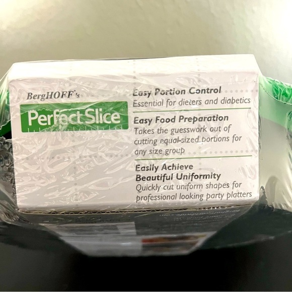 BergHOFF's Perfect Slice Non-Stick Bakeware Pie & Custom Slicing System in One - Picture 6 of 9